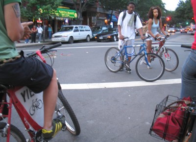 At 5th Ave. and Warren, 10-Jun-2005. Photo by Jym Dyer.